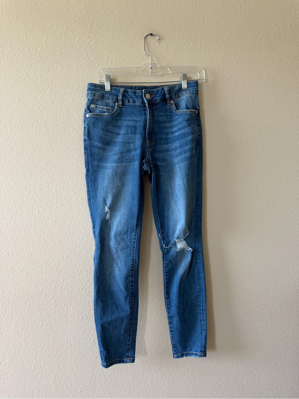Tahari Medium Blue Distressed Skinny Jeans